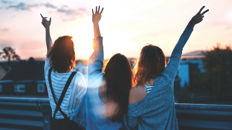 Nằm mơ gặp lại một đám bạn học cũ