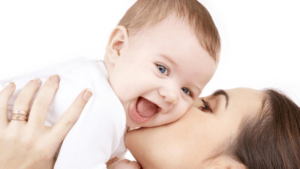 mơ thấy bồng em bé đánh con gì