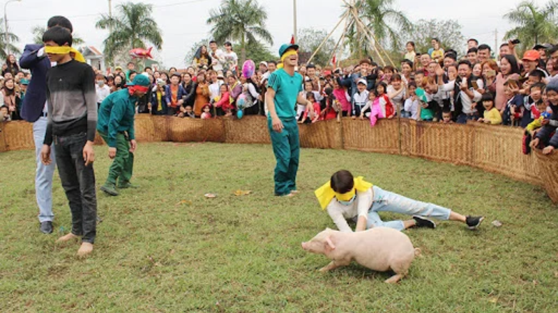 Mơ thấy mình đuổi bắt con heo là số mấy, đánh con gì?