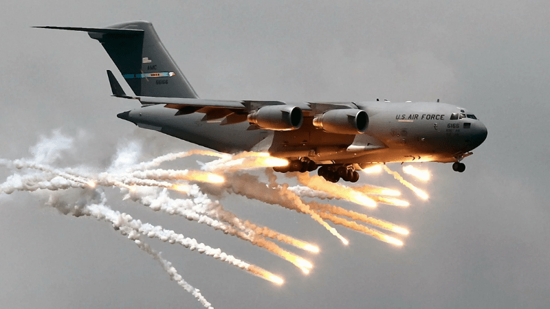 Nằm mơ thấy máy bay đánh con gì dễ trúng, phát tài?