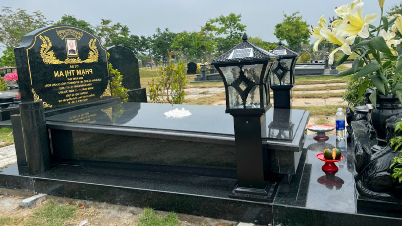 Chiêm bao ngôi mộ bốc cháy