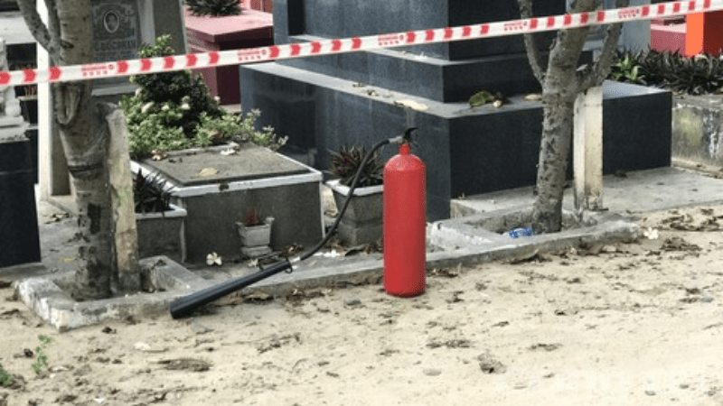 Nằm mơ thấy ngôi mộ màu đen là điềm gì?