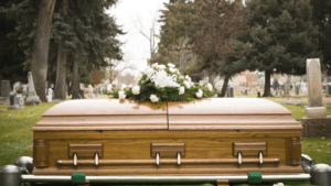 mơ thấy người chết nằm trong quan tài đánh con gì?