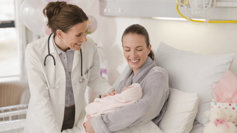 Nằm mơ thấy mình có bầu đang đi đẻ